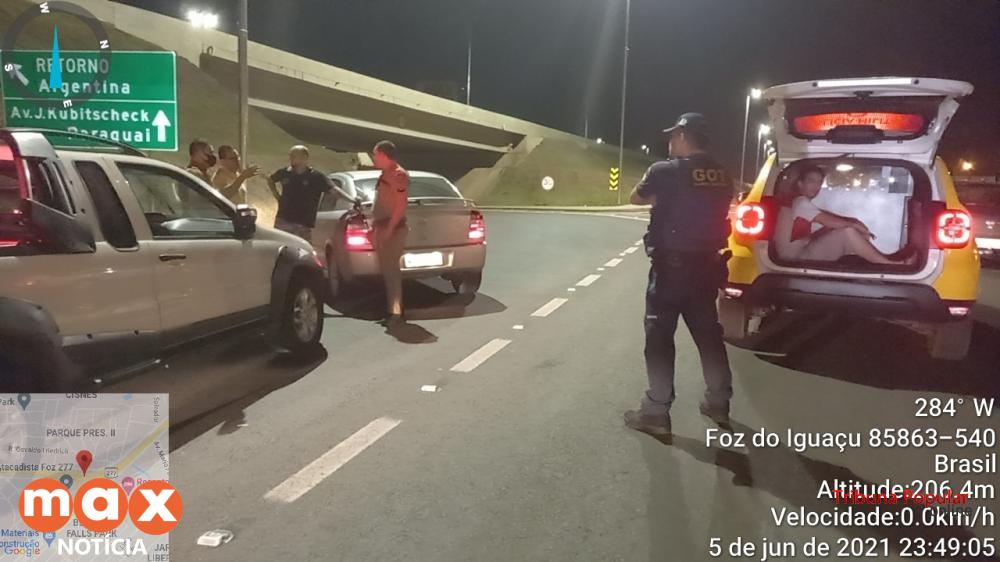 Discussão no trânsito termina na delegacia após intervenção da PM e da GM