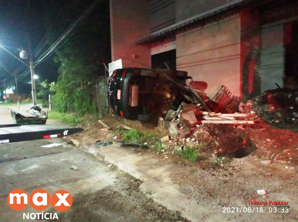 Colisão na Av. General Meira Mobiliza Bombeiros durante a madrugada