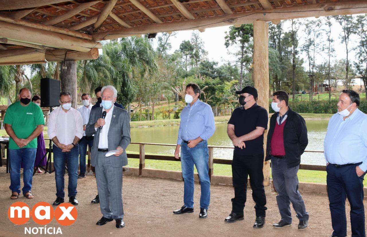 Vice Governador anuncia Pavimentação poliédrica na rua Iguaraçu, na região rural de Foz