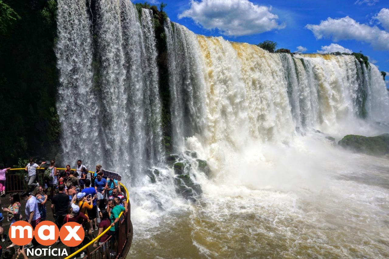 Foz do Iguaçu será primeiro destino turístico do País a vacinar 100% da população