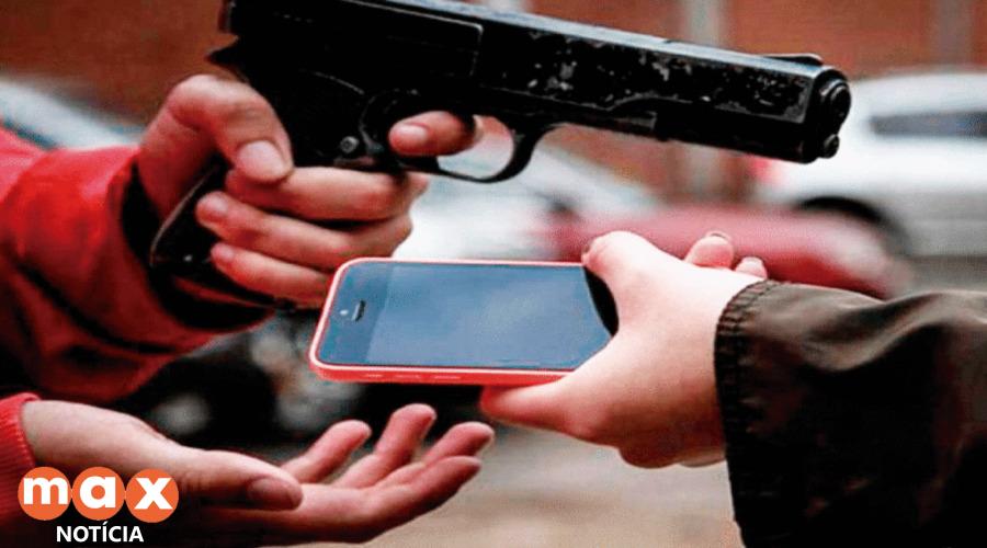 PM prende mulher apontada como “motorista de fuga” para furto de celulares