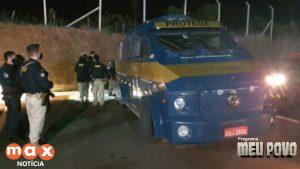 Tentativa de assalto a carro-forte interdita a BR-277 por 2 horas