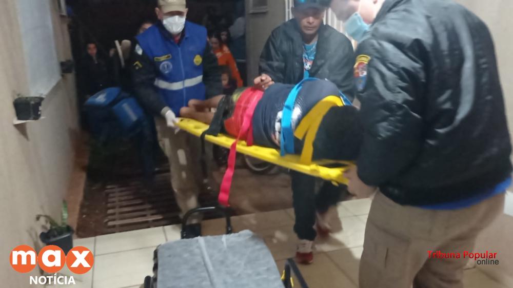 Rapaz bate na mãe e esfaqueia vizinho no Angatuba I