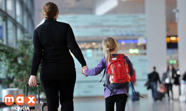 Autorização de viagem para menores de 16 anos poderá ser feita online