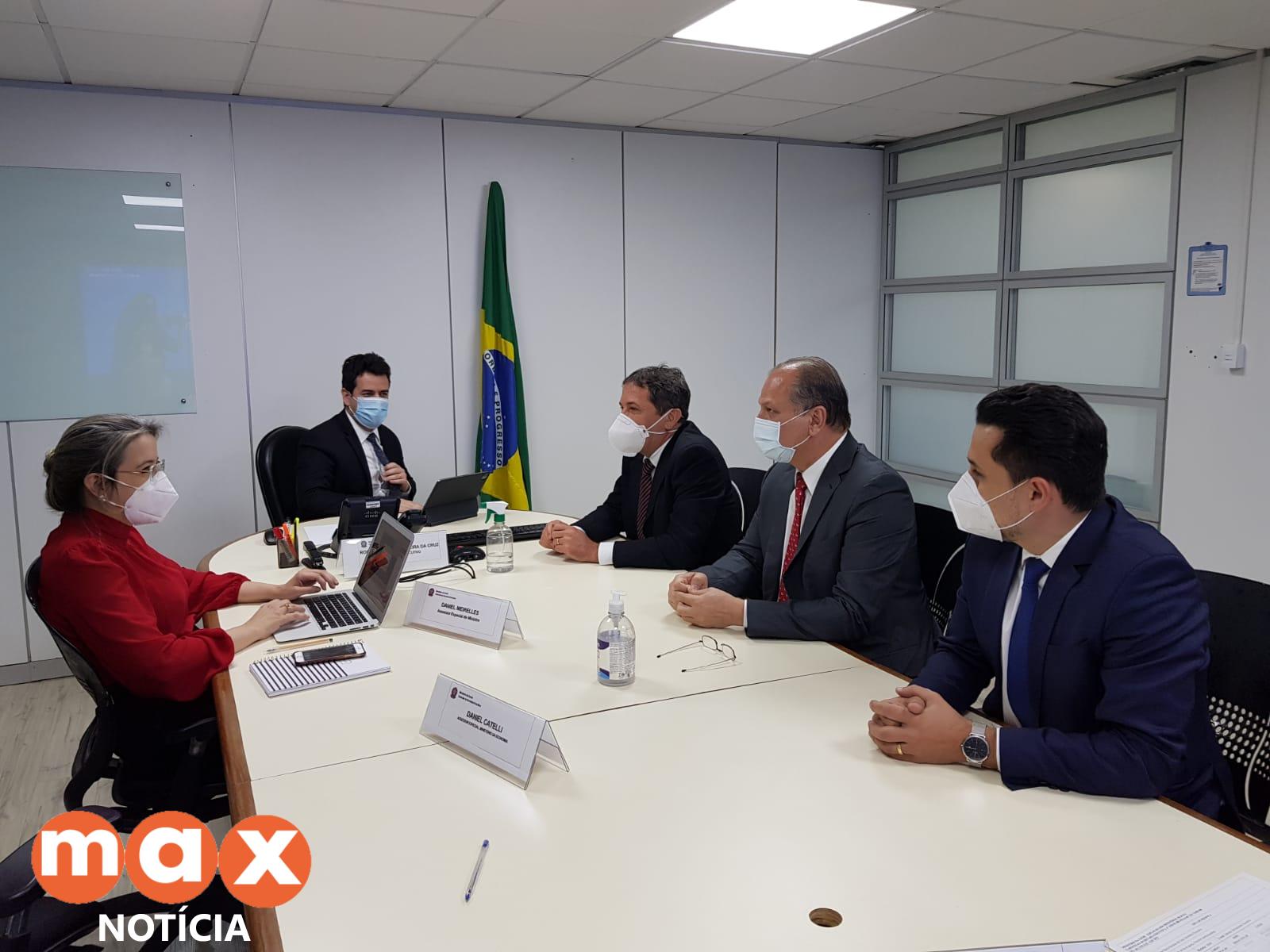 Prefeito pleiteia entrega das vacinas extras garantidas pelo Ministério da Saúde