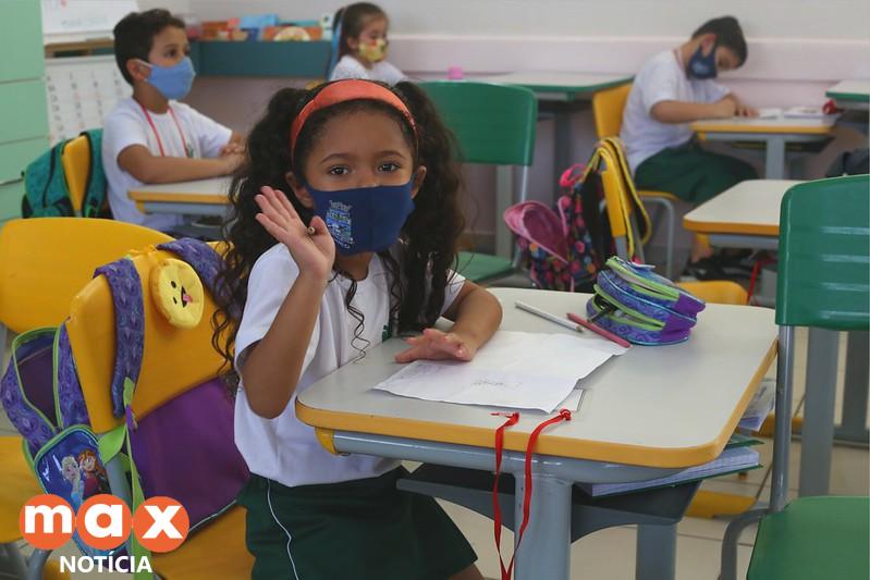 Secretaria da Educação de Foz do Iguaçu retoma aulas 100% presenciais