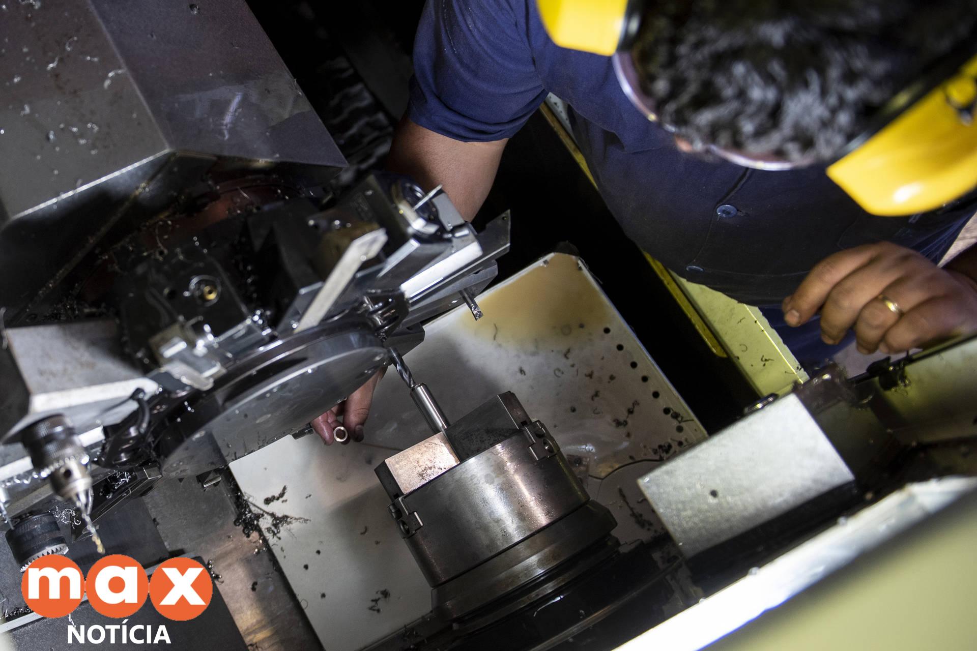 Tecpar é o único laboratório no Paraná que faz análise de ligas de titânio para uso em próteses