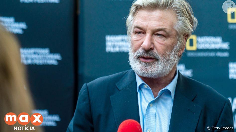 Alec Baldwin chora após causar morte de diretora por acidente com arma em set de filme