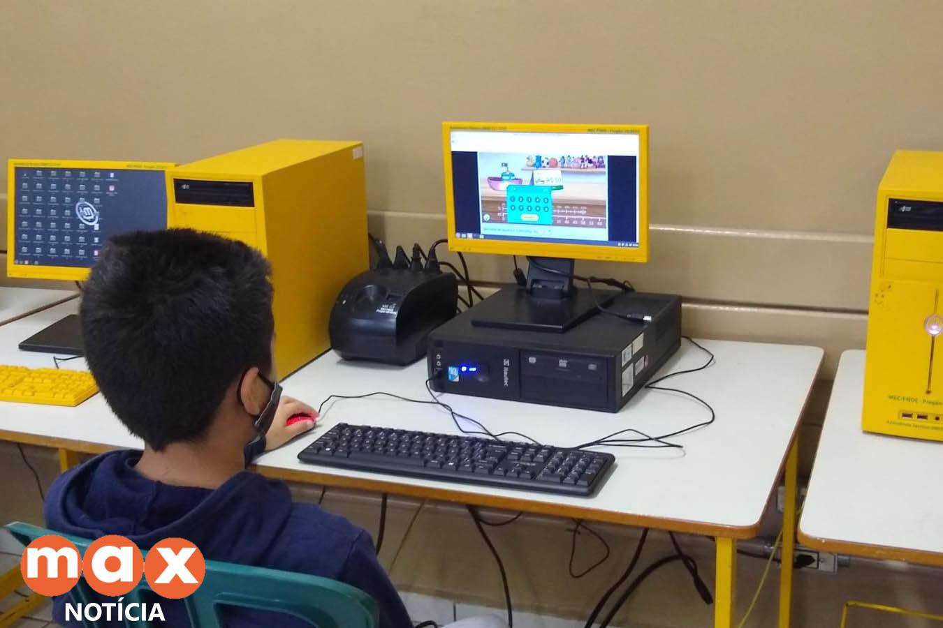 Alunos da rede estadual usam plataforma de games para estudar matemática