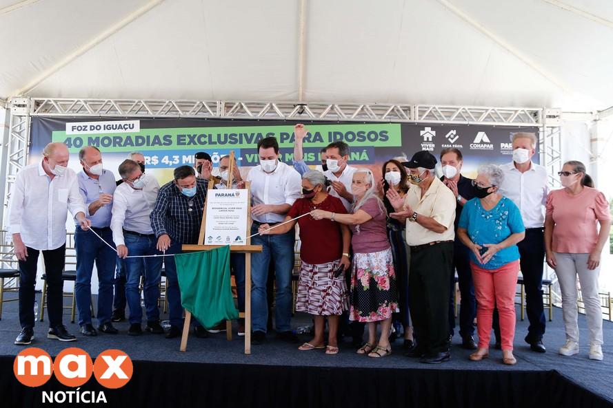 Governador inaugura condomínio para idosos com 40 casas em Foz do Iguaçu