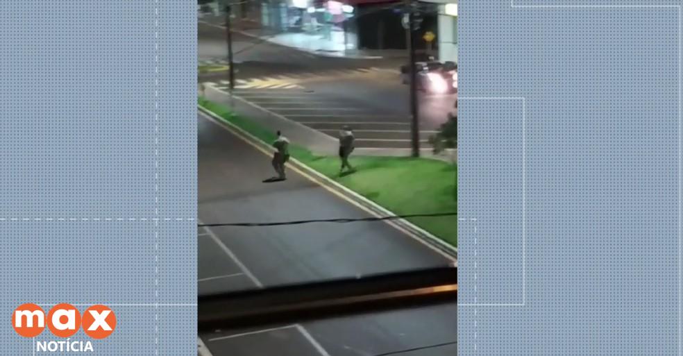 Vídeo mostra ação de assaltantes de agências bancárias mortos em confronto com a PM no Paraná; ASSISTA