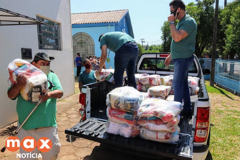 Famílias começam a receber alimentos arrecadados pela campanha “Natal Feliz: Nenhum Prato Vazio”