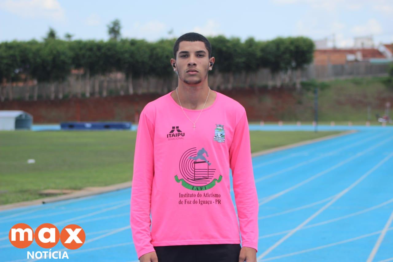Atleta iguaçuense se torna recordista sul-americano no salto triplo