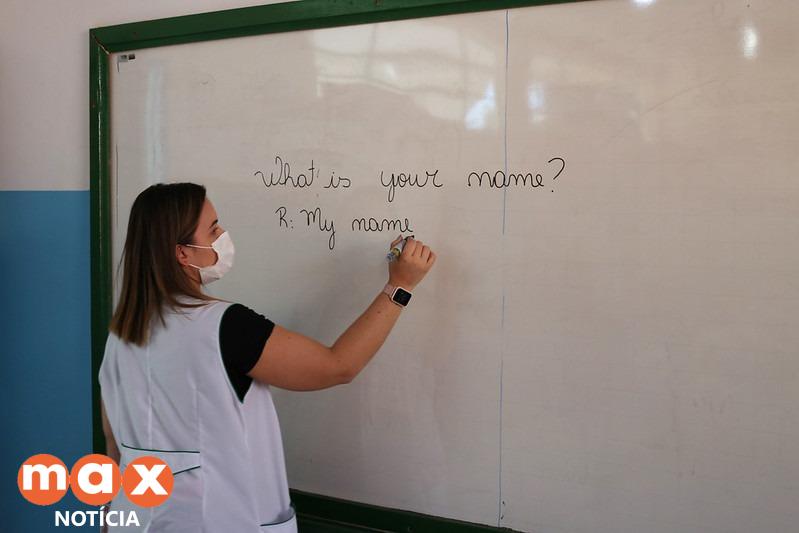 Alunos da rede municipal começam a aprender inglês nas escolas de Foz do Iguaçu