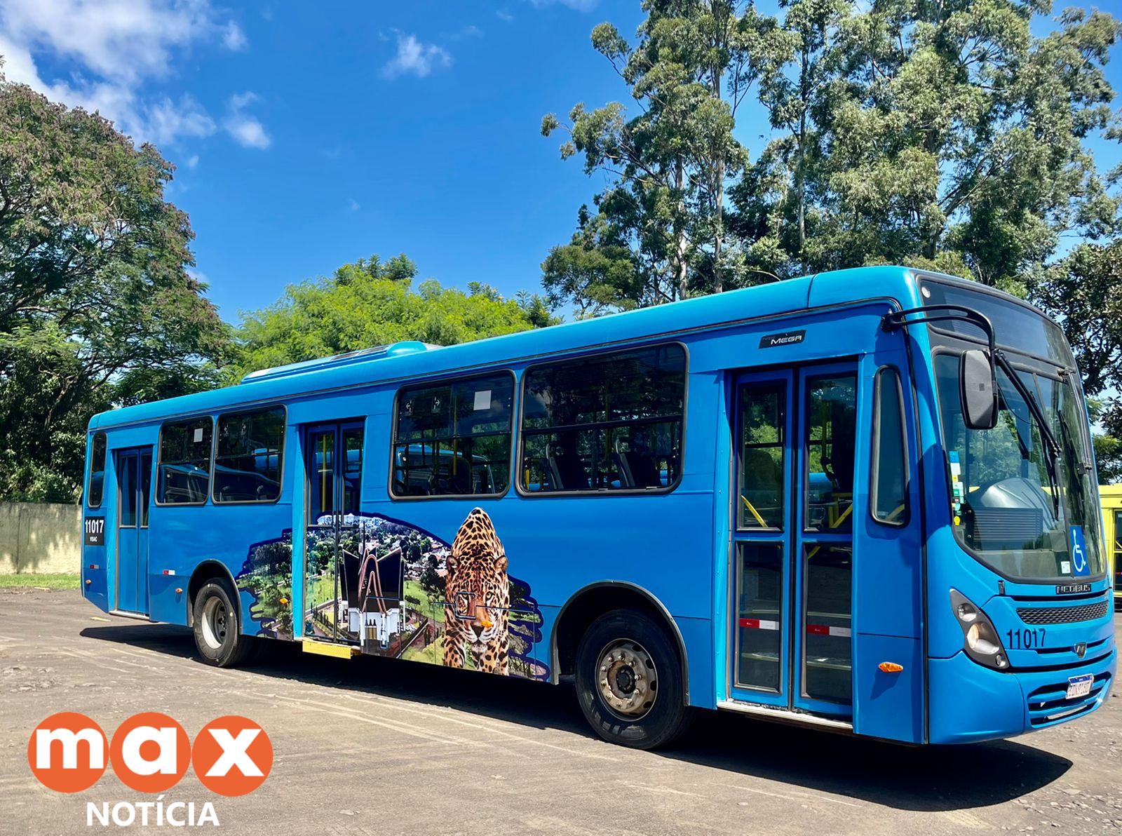 Ônibus do transporte público começam a estampar belezas de Foz