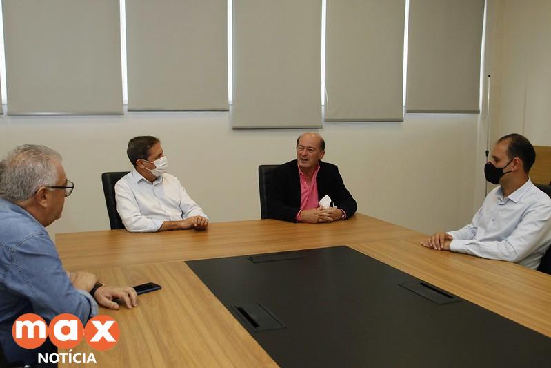 Prefeito Chico Brasileiro apresenta demandas do turismo e de logística ao ministro João Carlos Parkinson