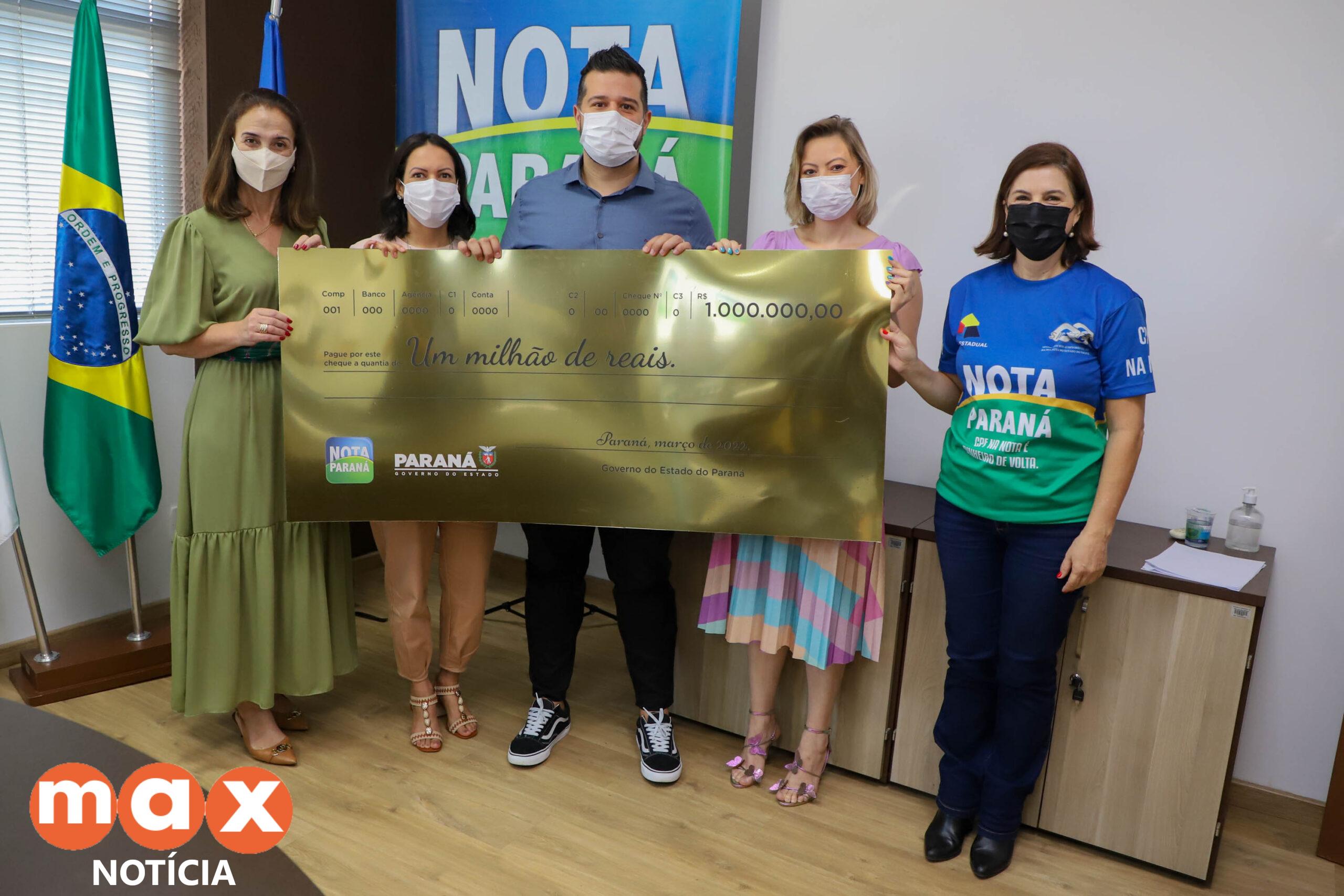 Ganhador de R$ 1 milhão do Nota Paraná recebe prêmio no dia do seu aniversário