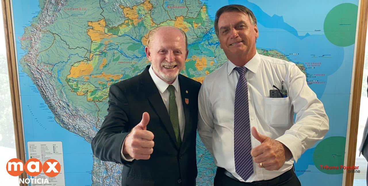 Vermelho atende convite de Bolsonaro e filia-se ao PL
