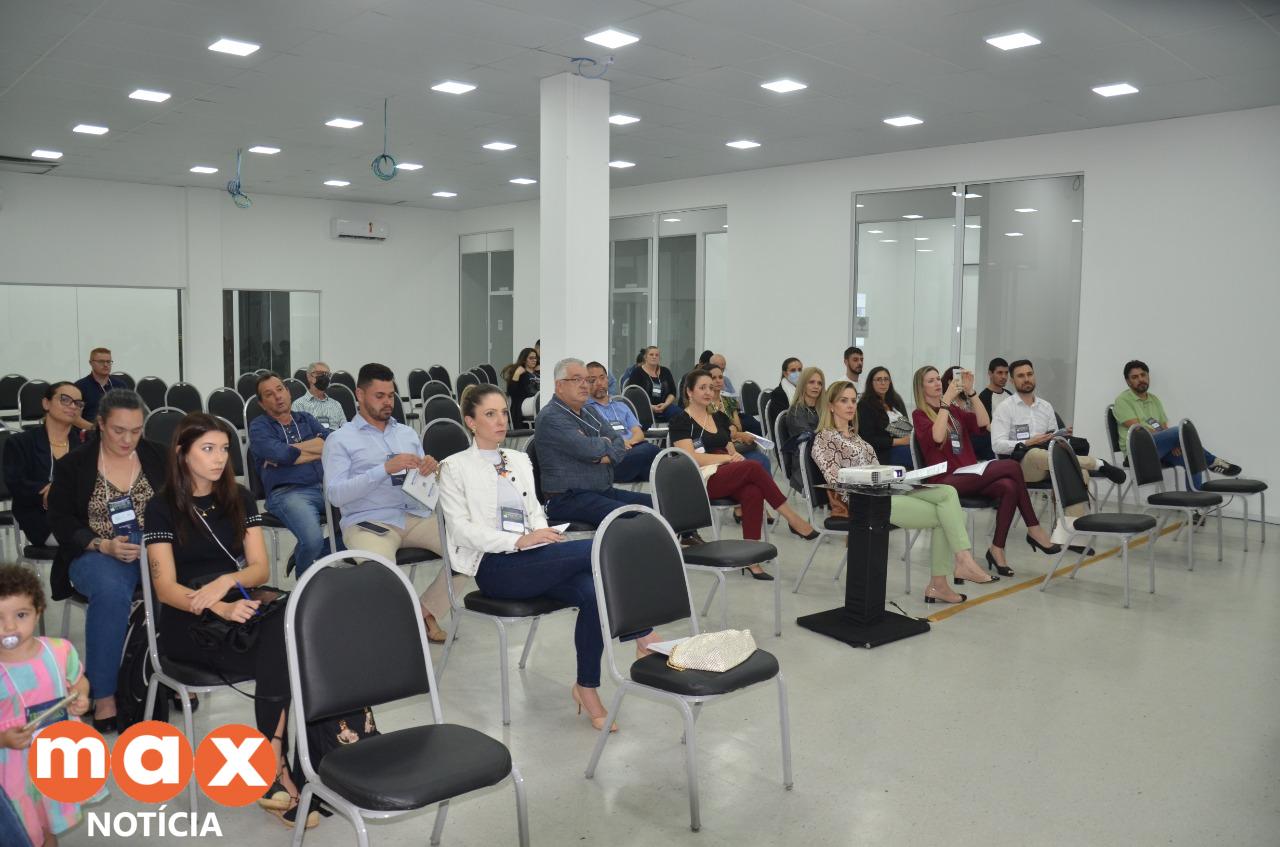 Segunda pré-conferência de turismo forma grupos de trabalho para discutir novos rumos do setor em Foz