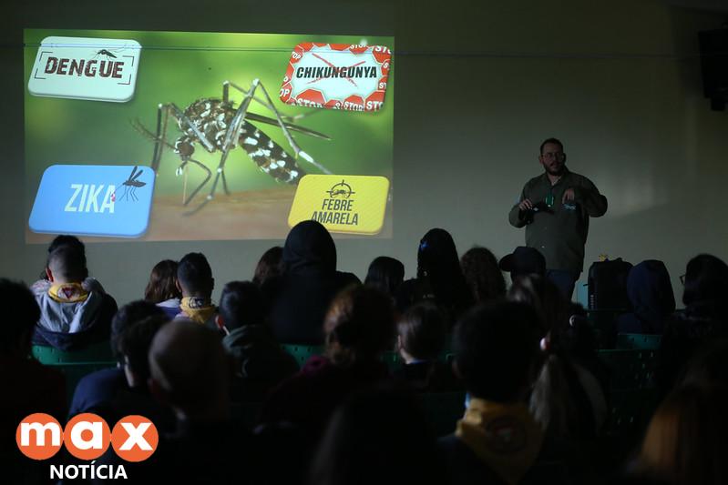 CCZ realiza palestra sobre a prevenção contra a dengue e doenças tropicais para crianças e adolescentes