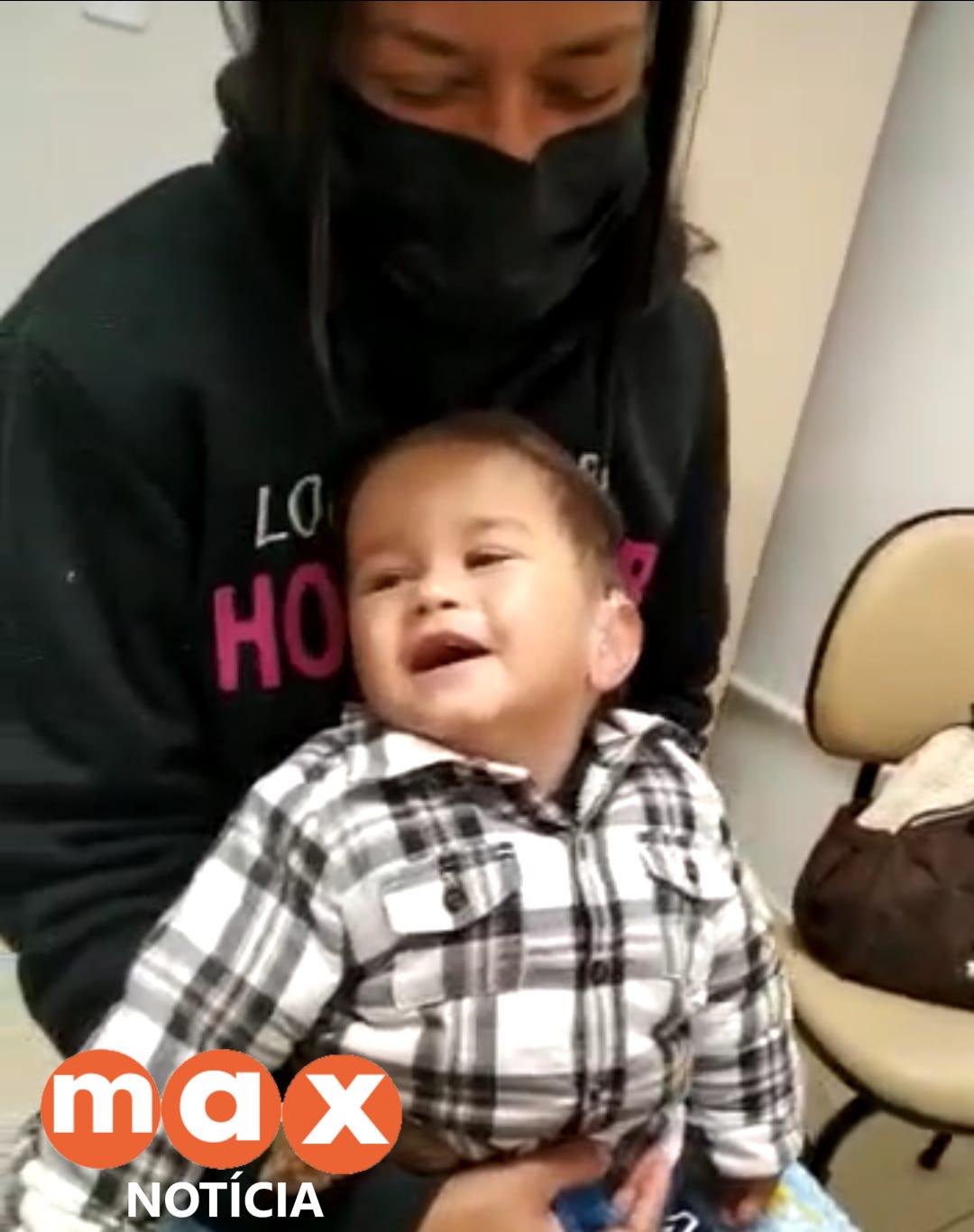 Trabalho do CER-IV: vídeo mostra bebê de um ano ouvindo pela primeira vez