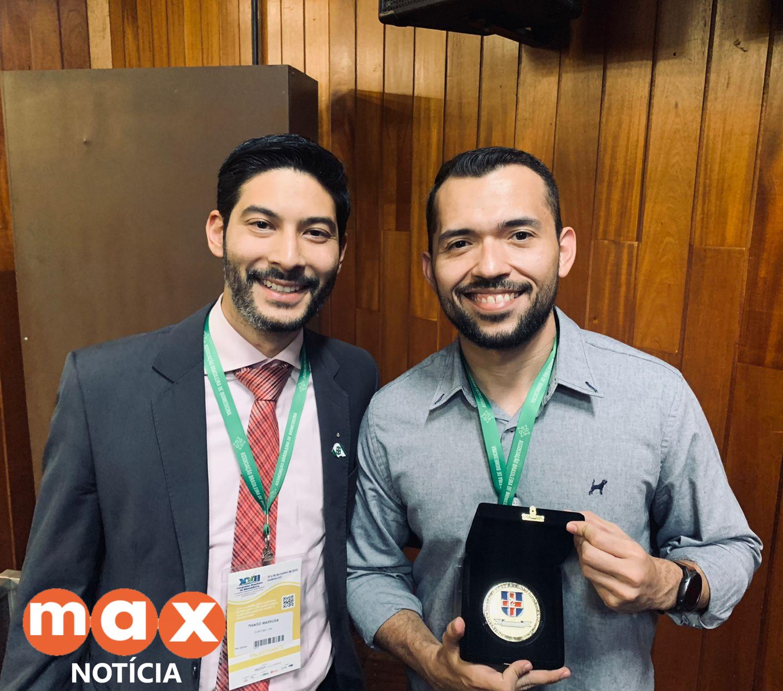 Responsável pelo Laboratório Municipal recebe homenagem de Biomédico do Ano