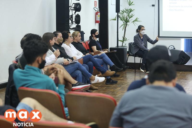 Educadores do Projeto Foz Fazendo Arte debatem projetos futuros