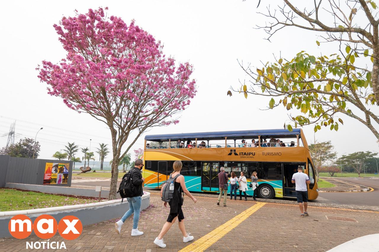 Férias de julho projetam novo pico de movimento no turismo de Foz