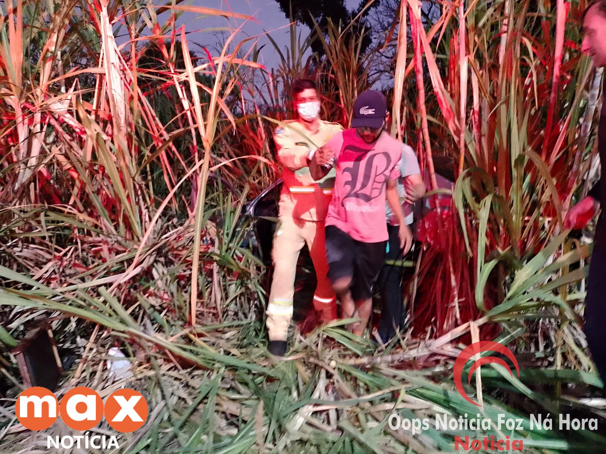 HOMEM COM SUSPEITA DE ESTAR EMBRIAGADO FOGE DE DENTRO DA AMBULÂNCIA E DO LOCAL APÓS ACIDENTE