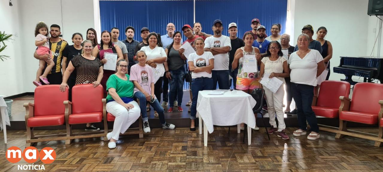 Moradores do Bubas participam de sorteio de novos lotes