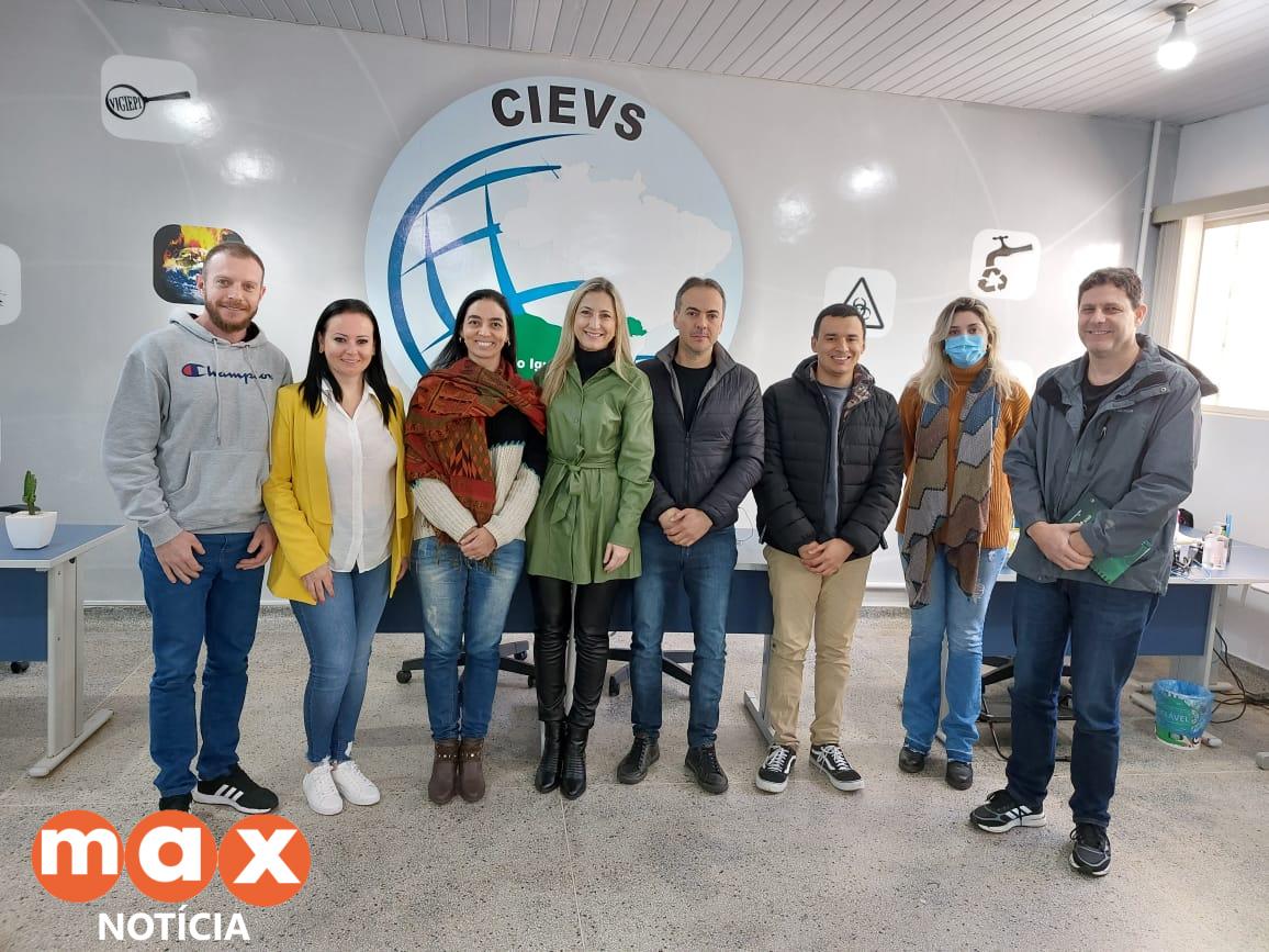 Vigilância de Pato Branco vem a Foz para visita técnica ao CIEVS