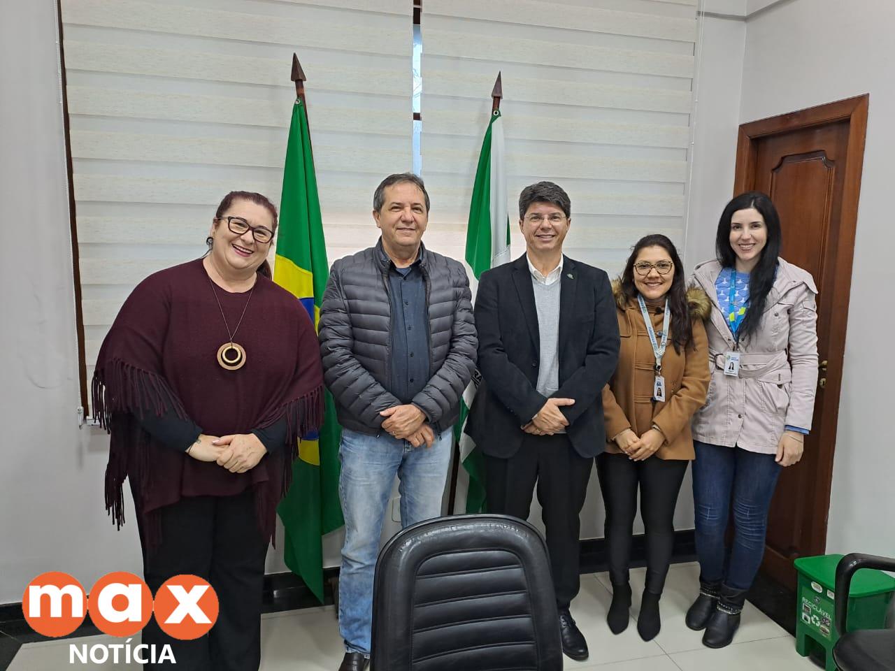 Prefeitura e Fundepar debatem parcerias para a educação