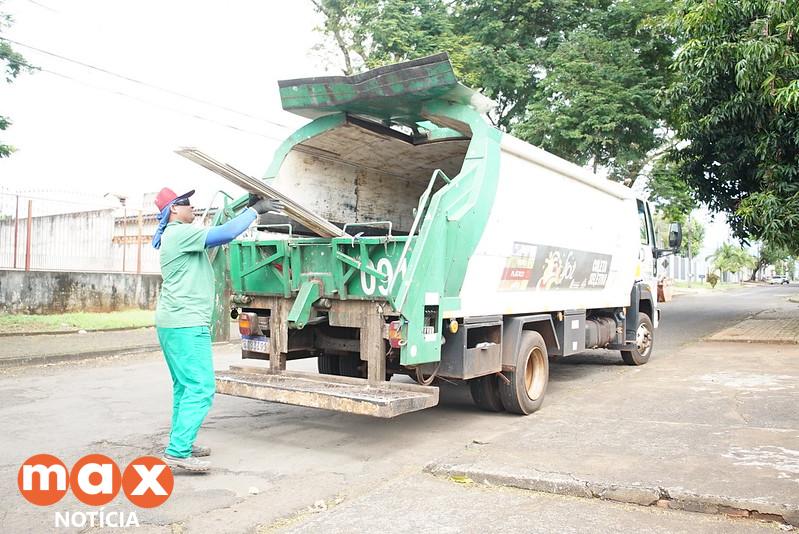 Cata-sucata faz a primeira ação de recolhimento de materiais recicláveis volumosos em Foz do Iguaçu