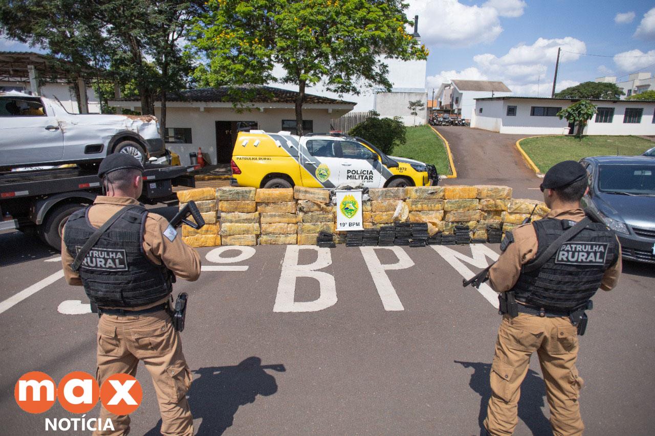 Policiais do 19° Batalhão da Polícia Militar apreenderam mais de uma tonelada de maconha durante patrulhamento na cidade de Ouro Verde do Oeste, nesta segunda-feira (17).