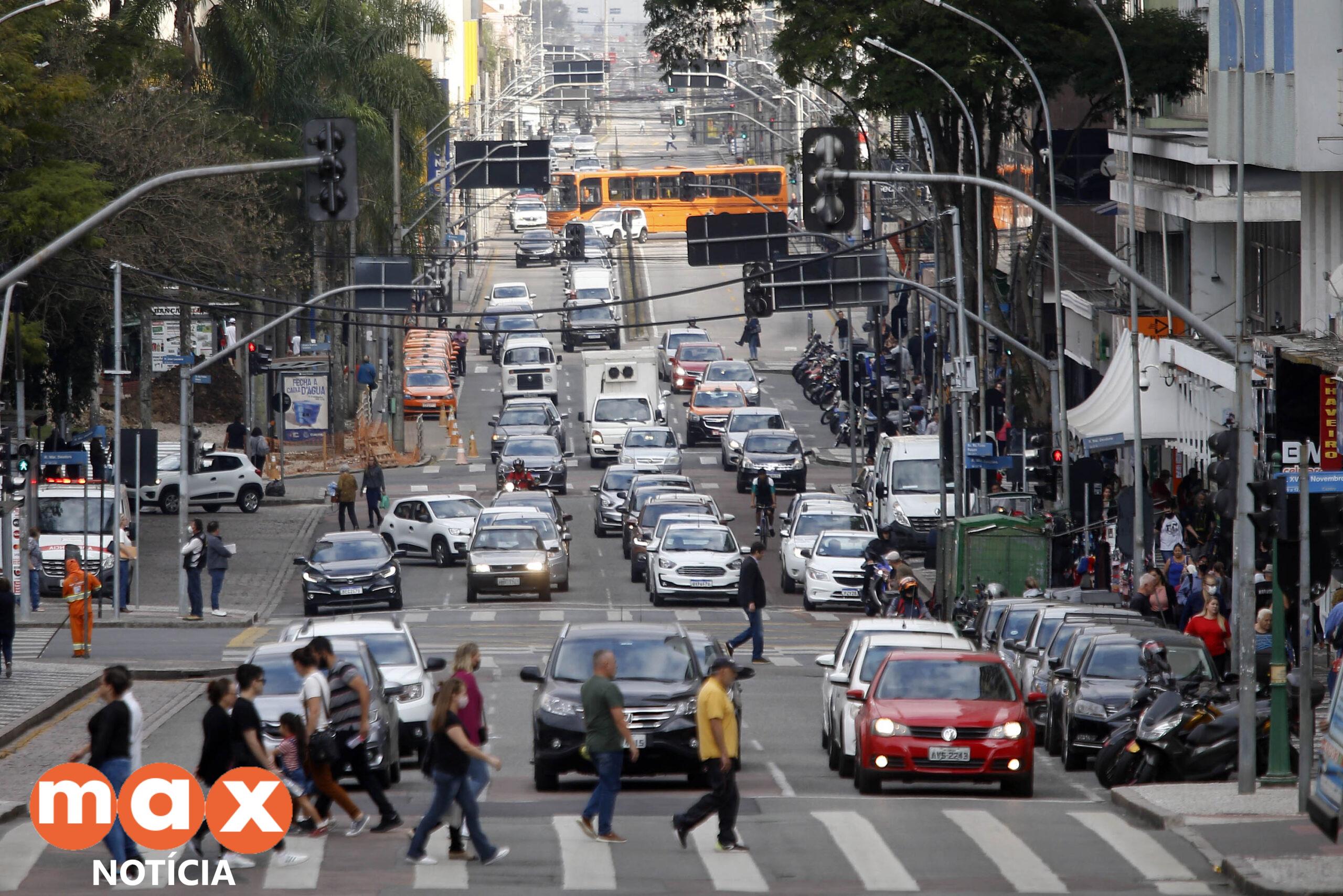 Prazo para pagamento do licenciamento de veículos com placas final 9 e 0 vai até dia 30