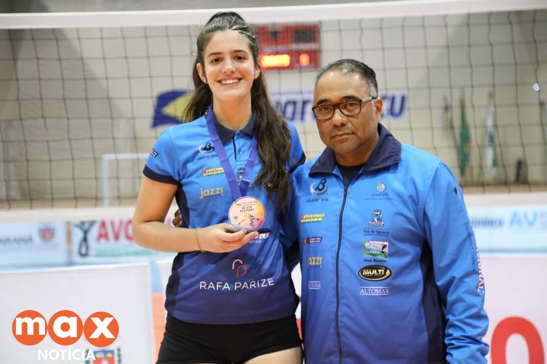 Atletas iguaçuenses são convocadas para a seleção paranaense de voleibol feminino