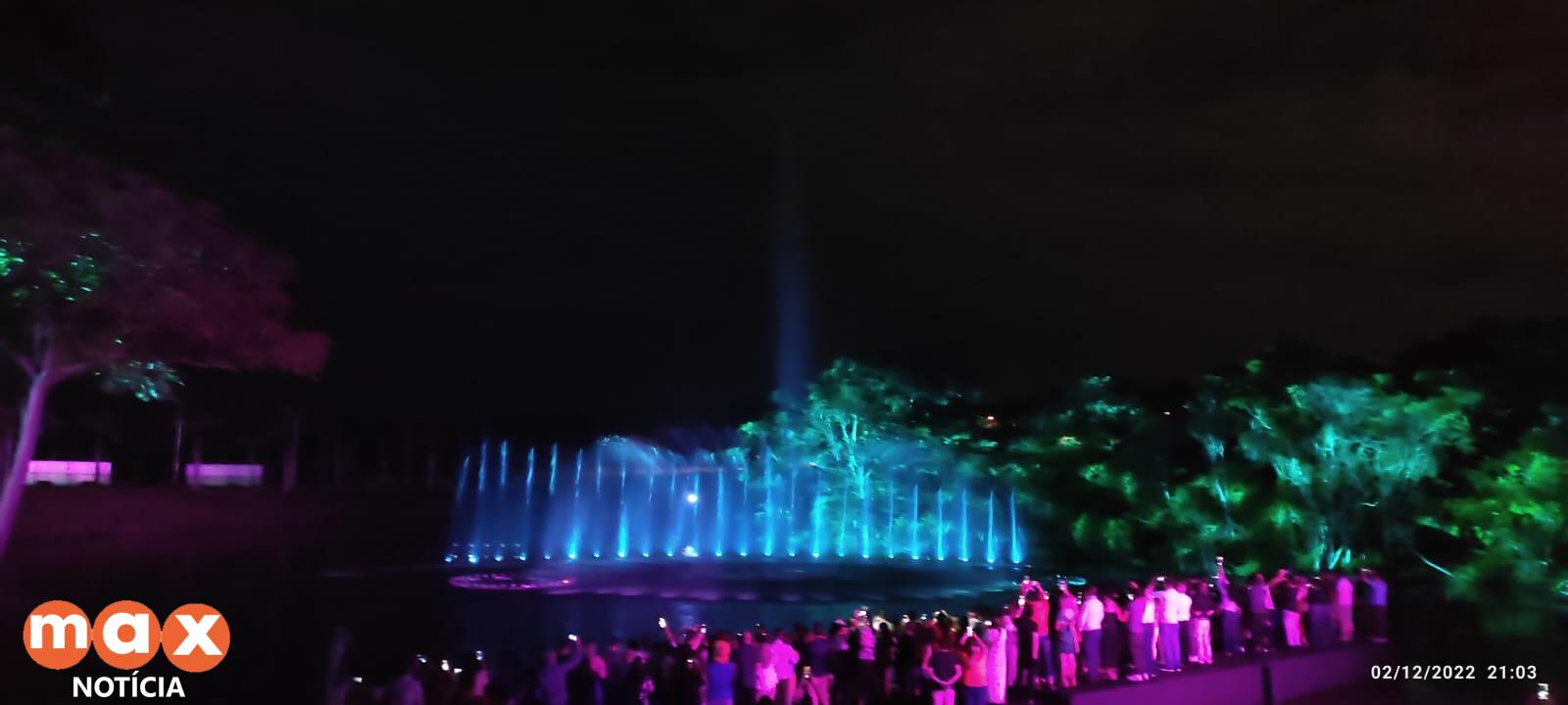 Wonder Water Show completa noite de atrativos de Foz do Iguaçu, diz Chico Brasileiro