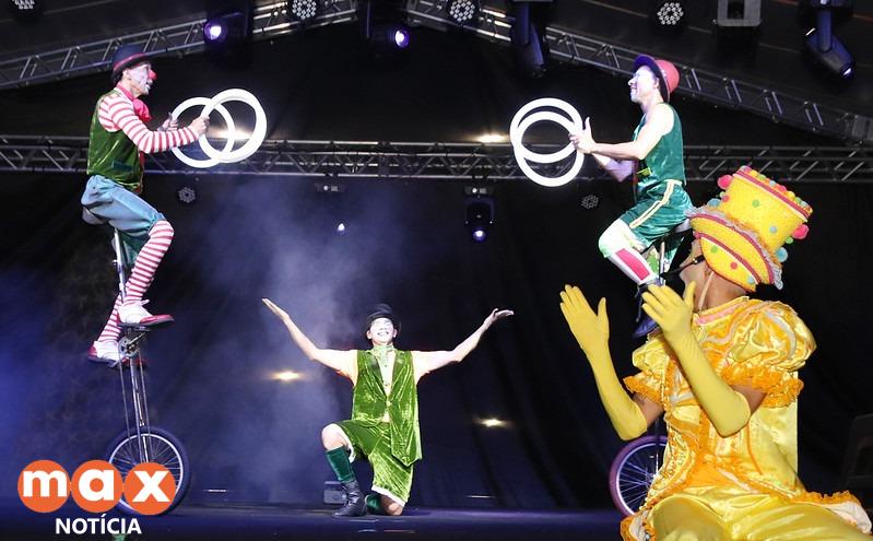 Natal Águas e Luzes de Foz do Iguaçu terá programação artística a partir de quarta-feira (7) na Praça da Paz