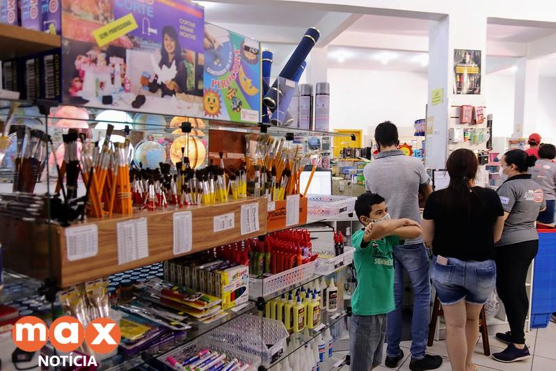 Secretaria da Educação de Foz divulga lista de empresas credenciadas para compra do material escolar