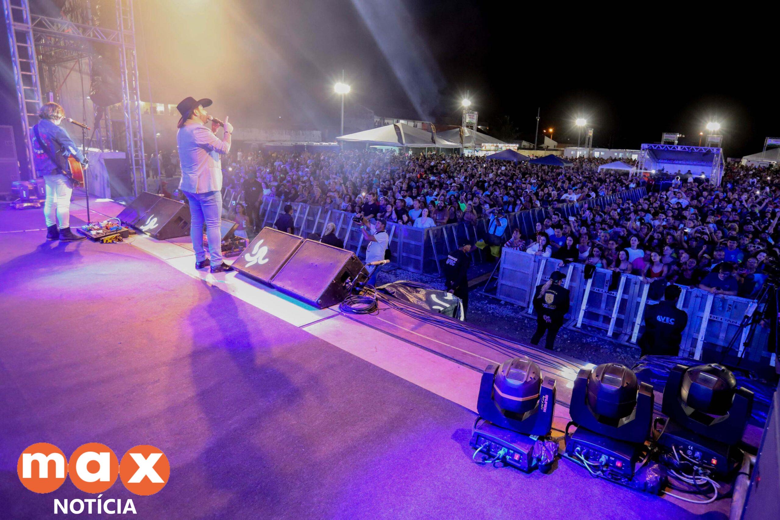 Edson & Hudson e Jeann & Julio encerram primeira semana de shows gratuitos no Litoral