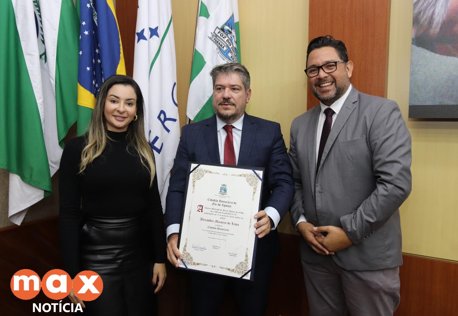 Delegado da Polícia Civil, Alexandre Macorin, recebe Título de Cidadão Honorário de Foz do Iguaçu