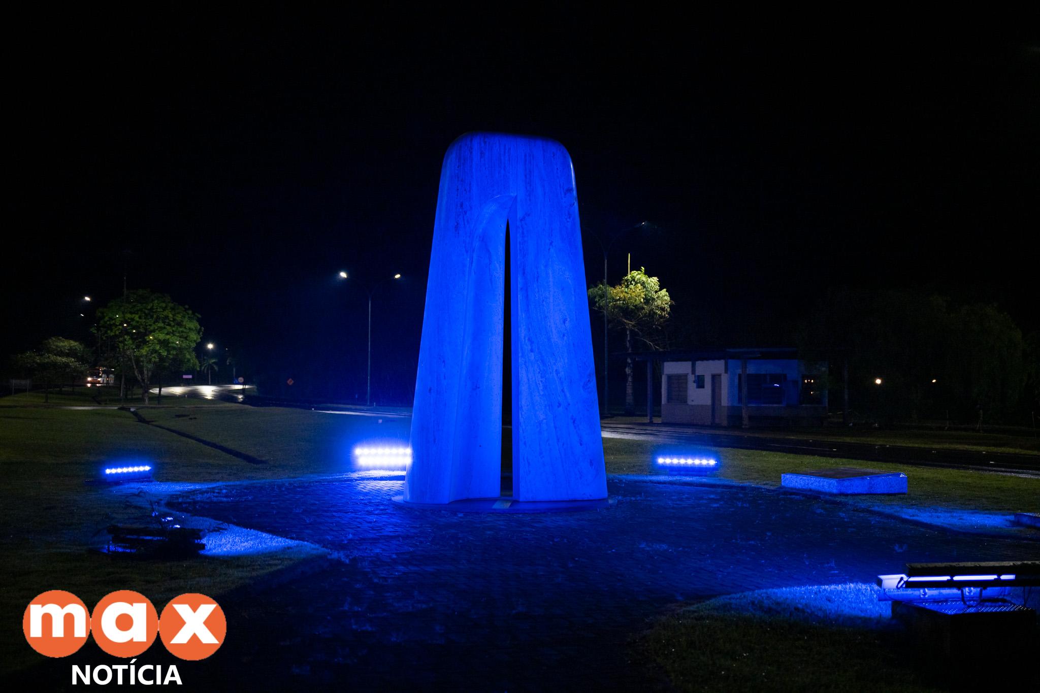 Itaipu se ilumina de azul para marcar Dia Mundial de Prevenção de Afogamentos