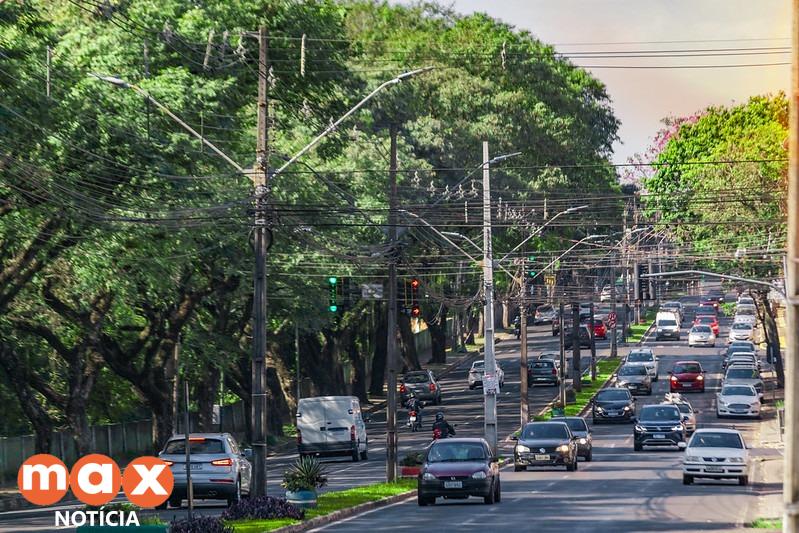 Prefeitura e Copel promovem operação “Limpa Poste” na região central de Foz