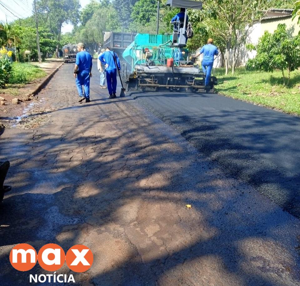 Secretaria Municipal de Obras faz recape da Rua Bahia