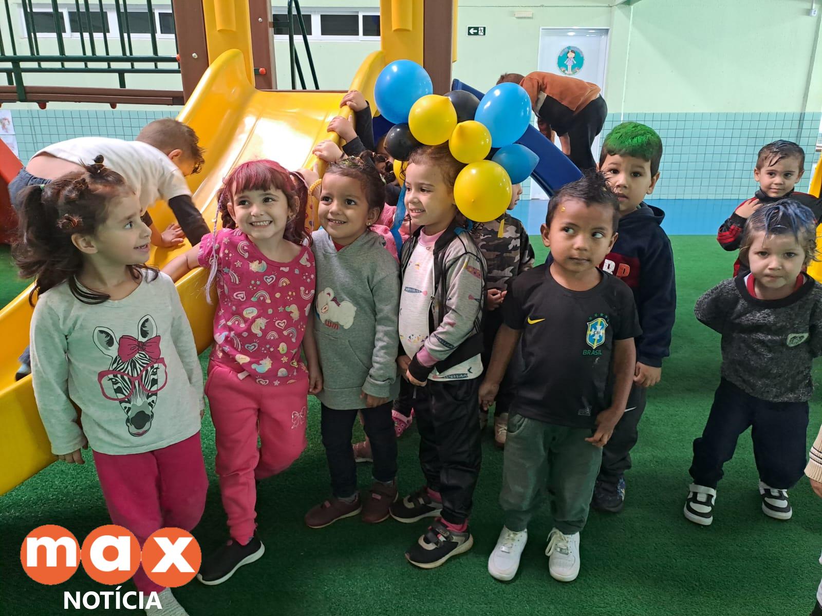 Semana da Criança começa com muitas brincadeiras nas escolas e Cmeis