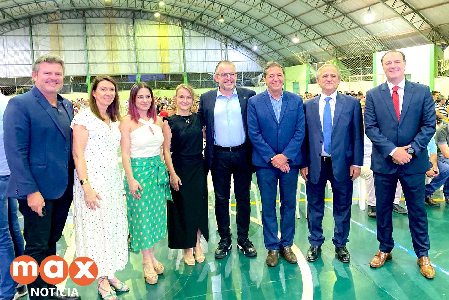 Foz bate recorde em regularizações com entrega de mais de duas mil escrituras de moradias