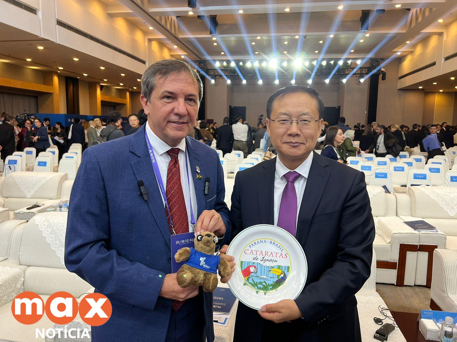 Belezas naturais e integração étnica de Foz são destaque em fórum da Rota da Seda