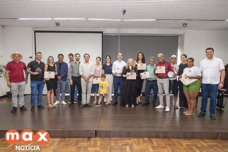 Prefeitura premia vencedores do concurso de decoração natalina e anuncia nova edição para 2024