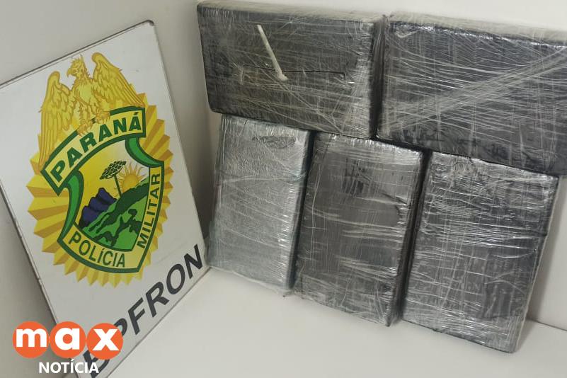 Polícia Militar do Paraná apreende 5 quilos de cocaína em ônibus na BR-277