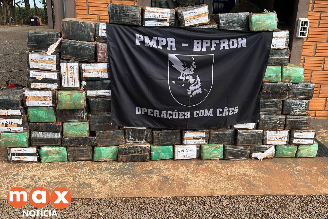Com apoio de cão, PM apreende 1,5 tonelada de maconha em Santa Helena